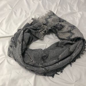 Wilfred Diamond Mosaic Triangle scarf